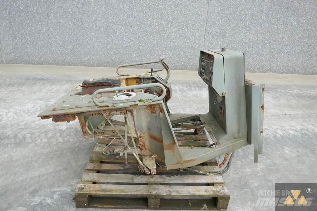 CAT 6T-3309 Ohjaamot ja sisustat