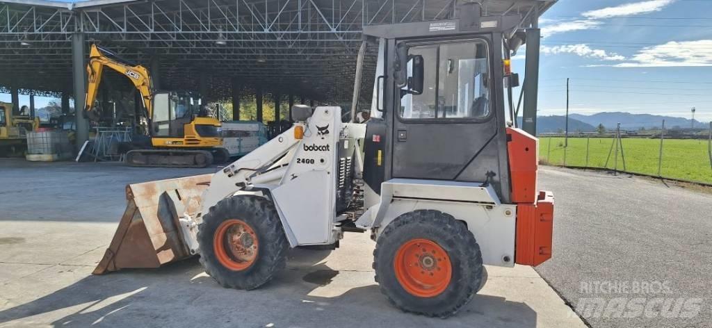 Bobcat 2400 Pyöräkuormaajat