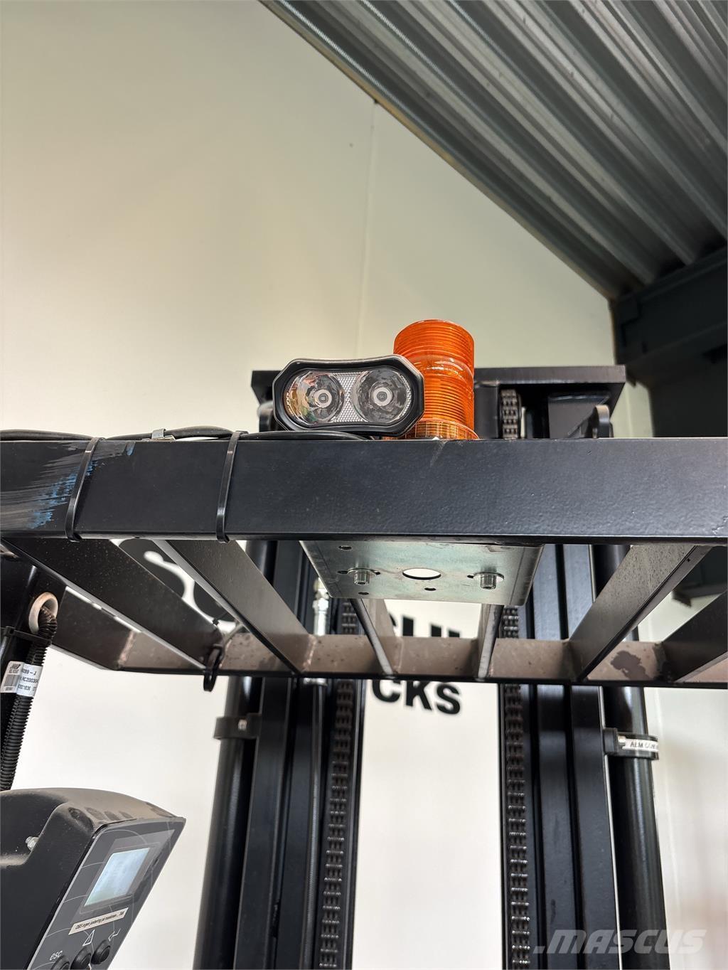 Mitsubishi SBR16N Ajettavat pinoamisvaunut