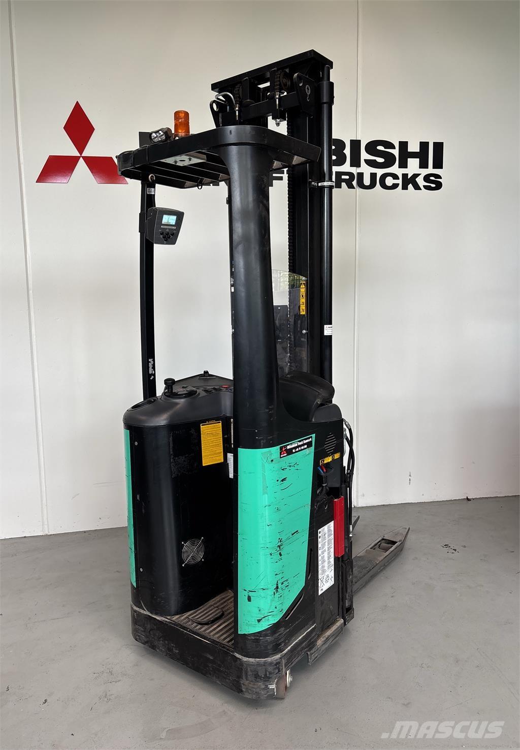 Mitsubishi SBR16N Ajettavat pinoamisvaunut