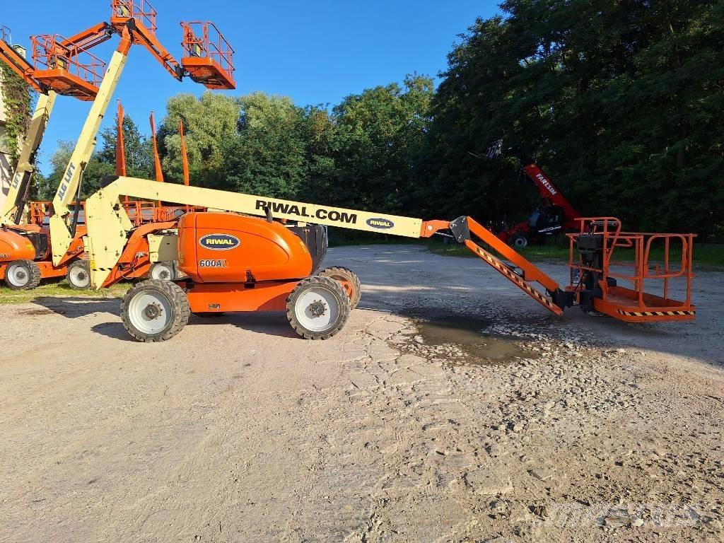 JLG 600AJ Kuukulkijat