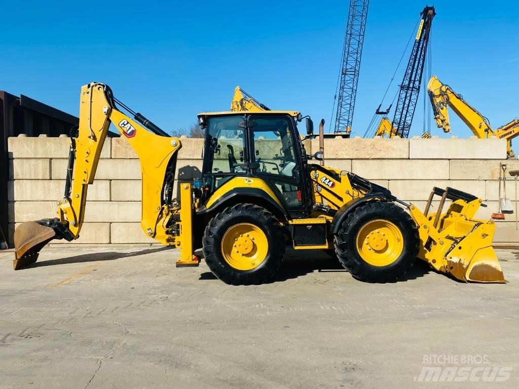 CAT 444  4x4 Kaivurikuormaajat