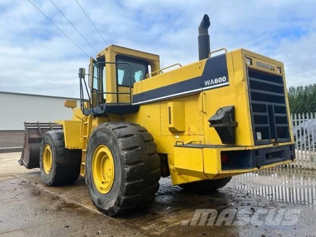 Komatsu WA 600-1 Pyöräkuormaajat