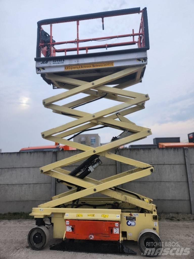 JLG 3246 ES Saksilavat