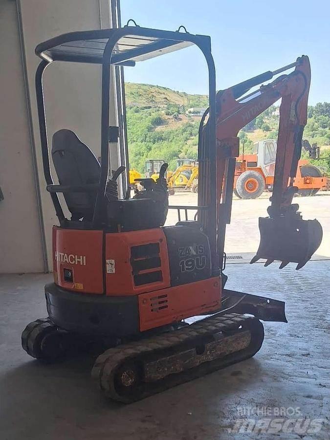 Hitachi ZX19U Minikaivukoneet < 7t