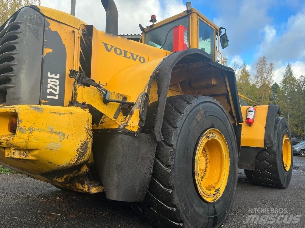 Volvo L 220 E Pyöräkuormaajat