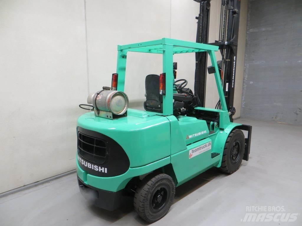Mitsubishi FG45K2 Nestekaasutrukit