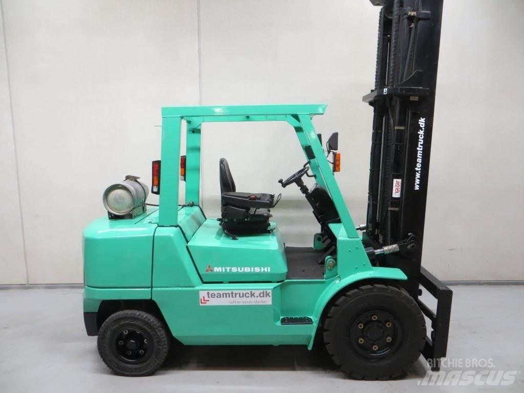 Mitsubishi FG45K2 Nestekaasutrukit
