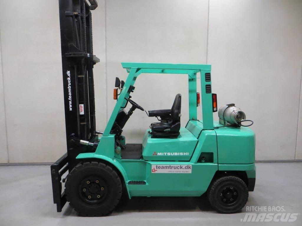 Mitsubishi FG45K2 Nestekaasutrukit