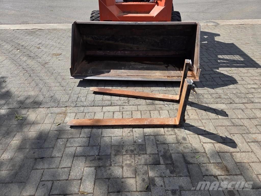 Thomas T170 Liukuohjatut kuormaajat