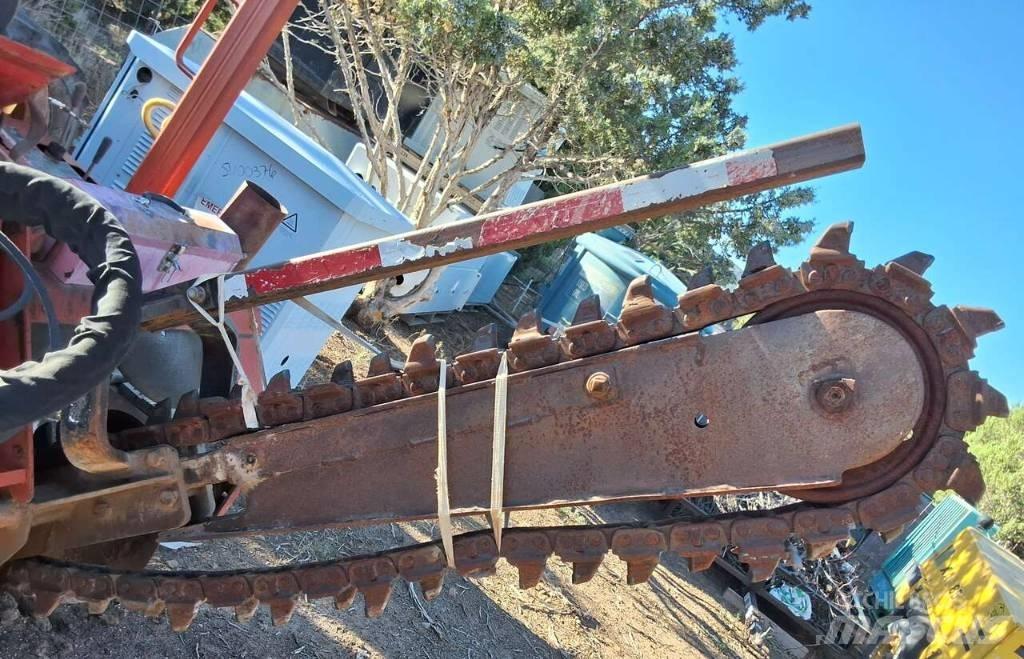 Ditch Witch 3700 DD Ketjukaivurit