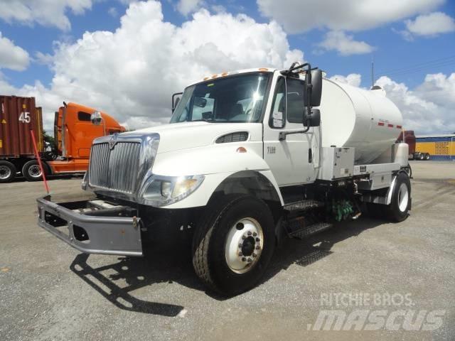 International 7500 Paine-/imuautot