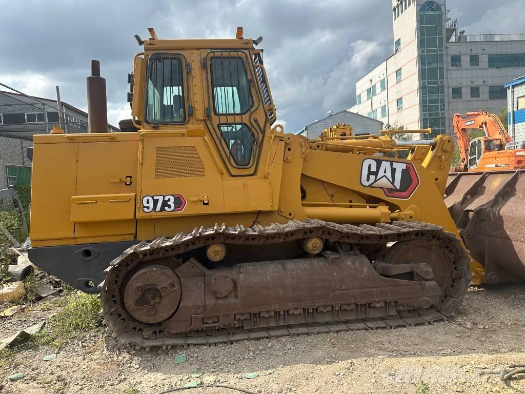 CAT 973 Telakuormaajat