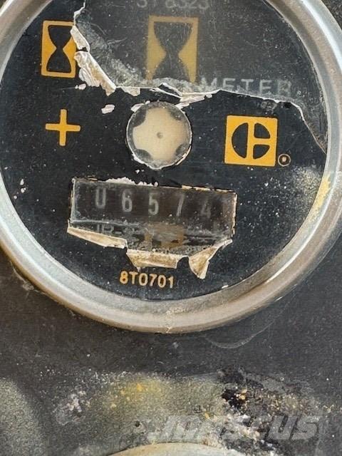 CAT D 6 D Telaketjupuskutraktorit