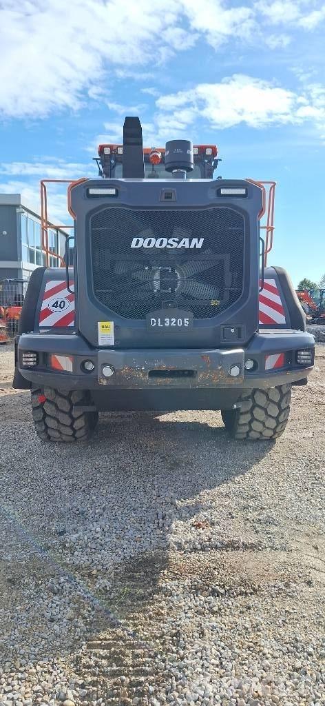 Doosan DL 320-7 Pyöräkuormaajat