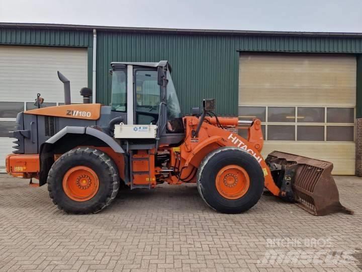 Hitachi ZW 180 Pyöräkuormaajat