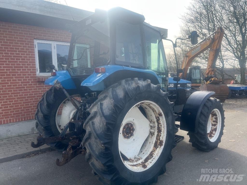 New Holland 7740 Traktorit