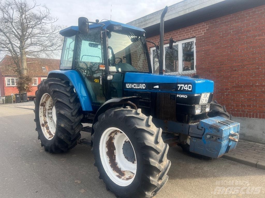 New Holland 7740 Traktorit