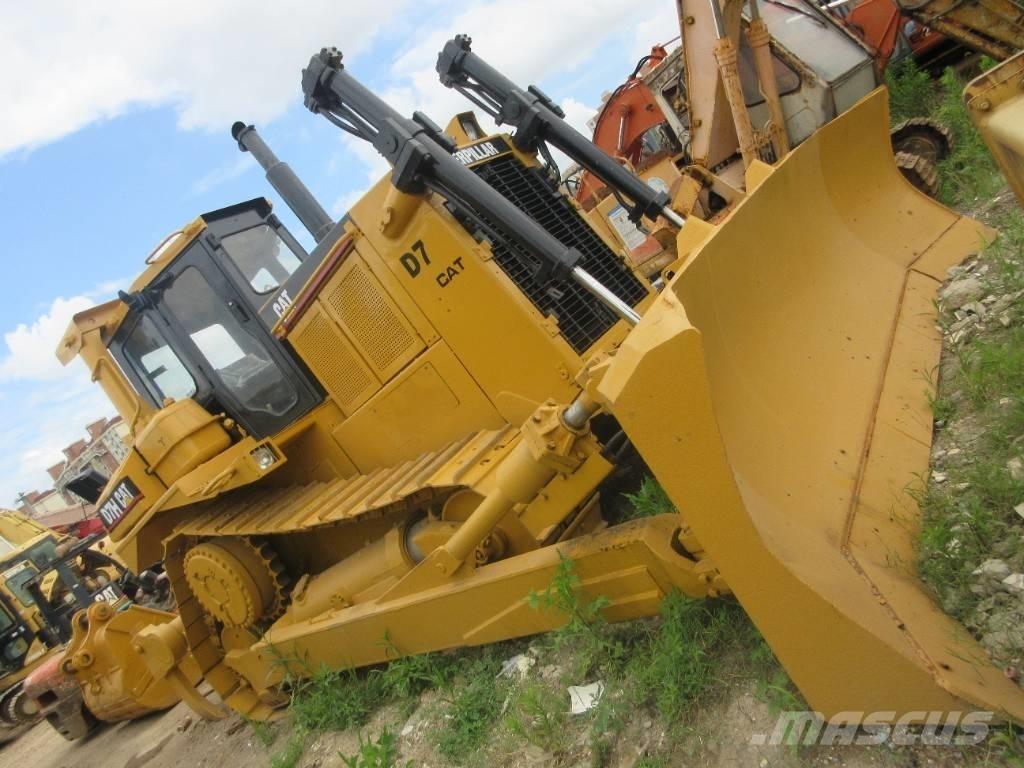 CAT D 7 H Telaketjupuskutraktorit