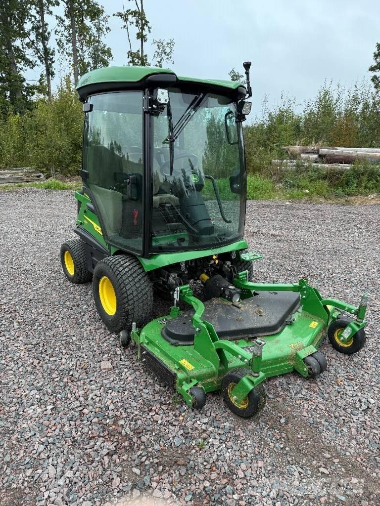 John Deere 1585 Päältäajettavat ruohonleikkurit