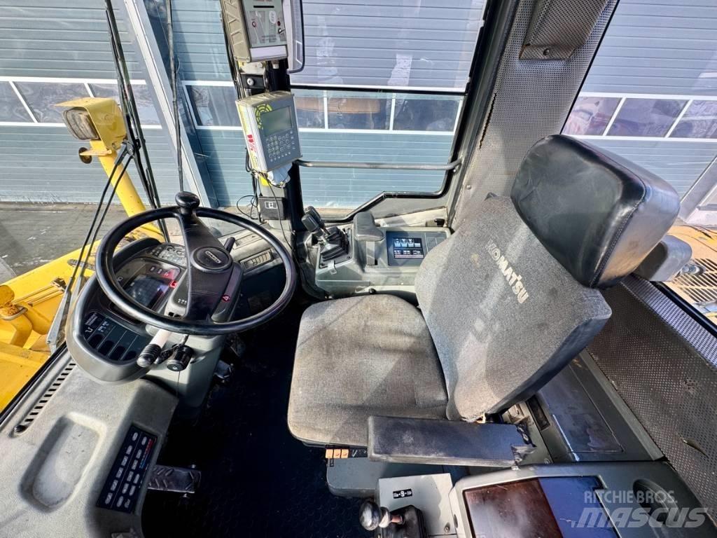Komatsu WA 470-3H Pyöräkuormaajat