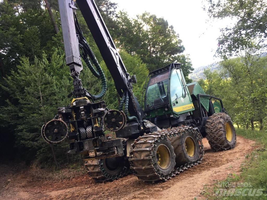 John Deere 1270 D Harvesterit