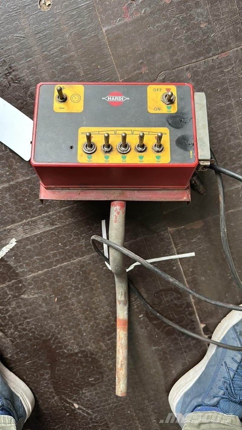 Hardi TZY 2400 Hinattavat ruiskut