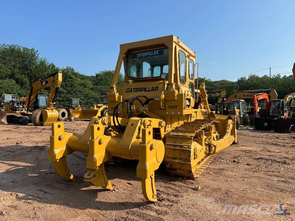 CAT D7G Telaketjupuskutraktorit