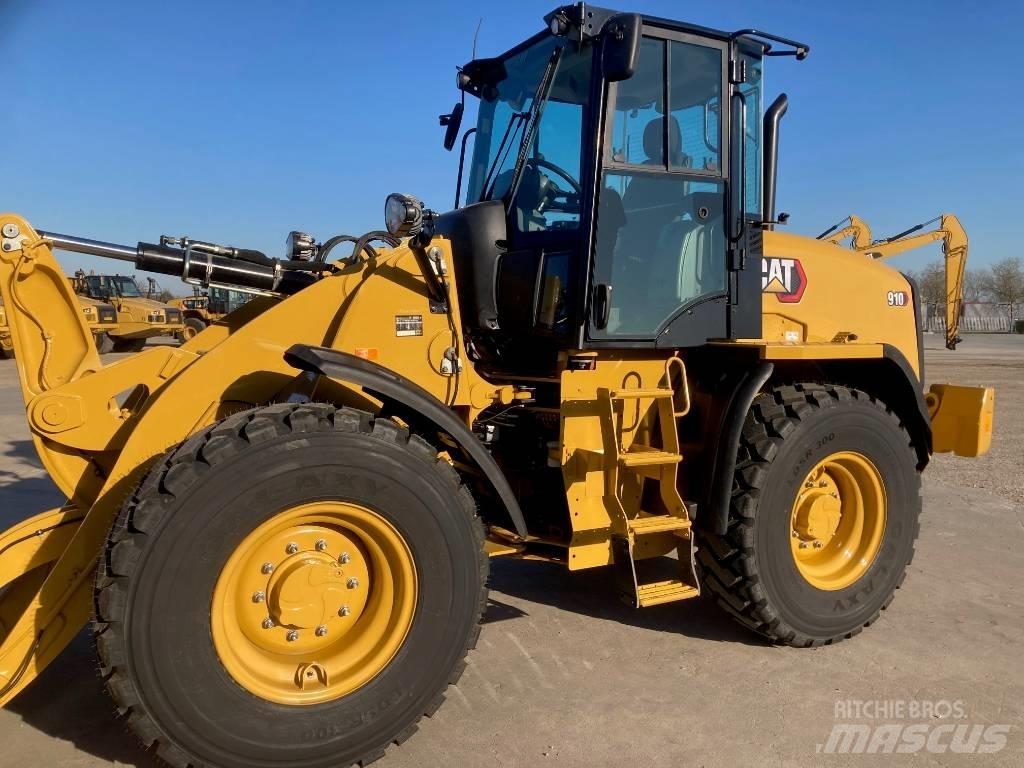 CAT 910 Pyöräkuormaajat