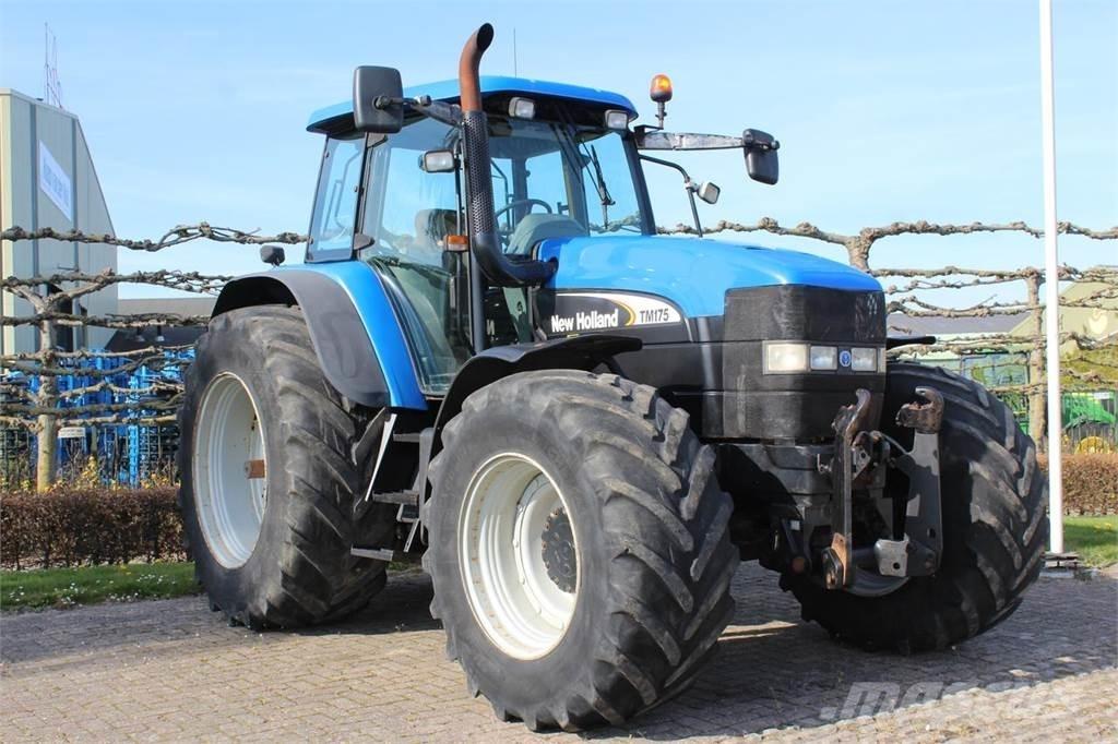 New Holland TM175 Traktorit