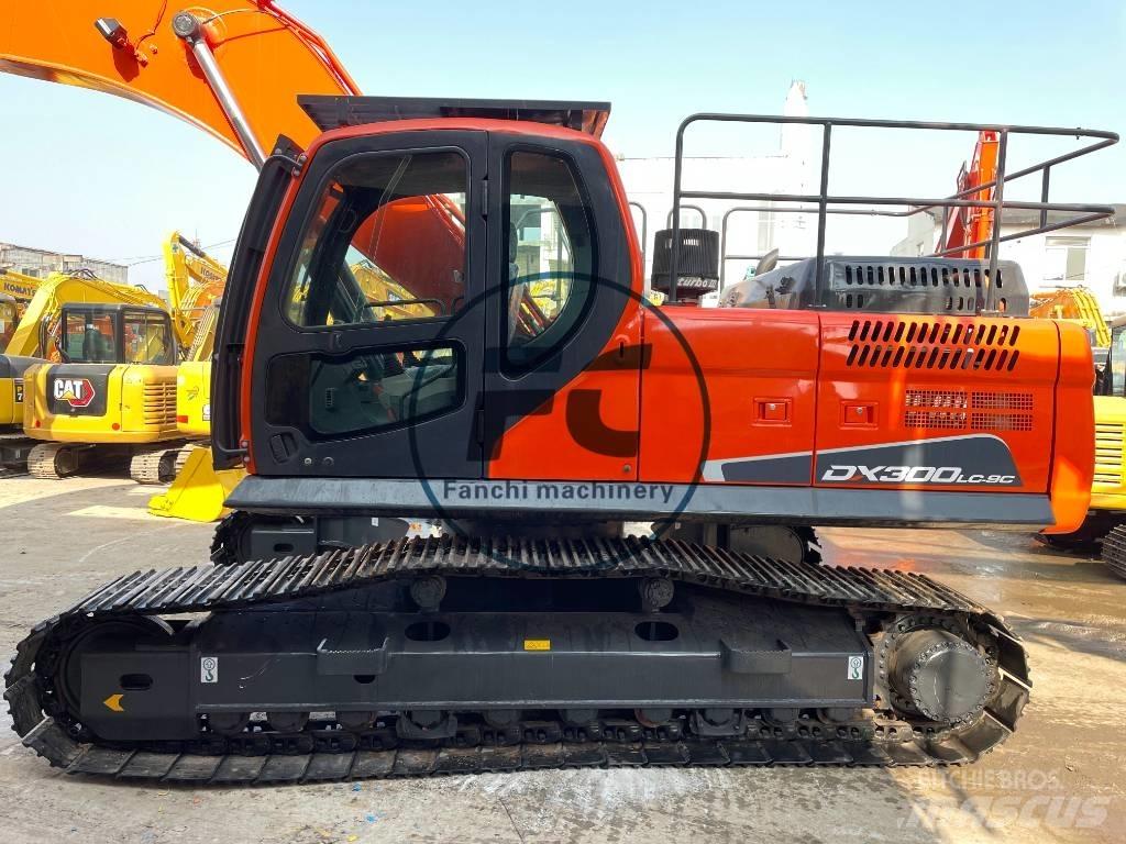 Doosan DX300 Telakaivukoneet