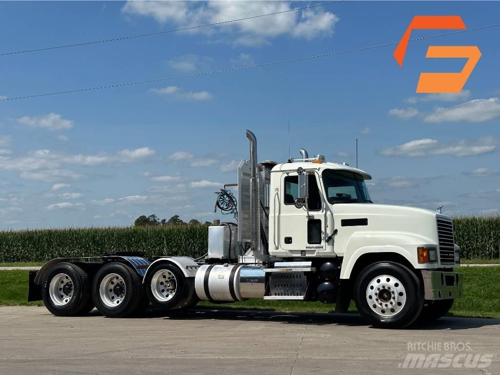 Mack Pinnacle CH613 Vetopöytäautot