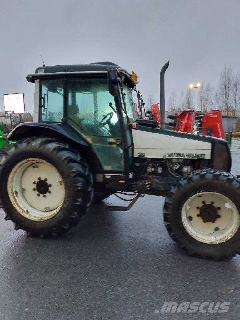 Valtra Valmet 900 Traktorit