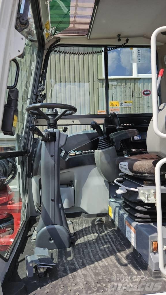 Takeuchi TB295W Pyöräkaivukoneet