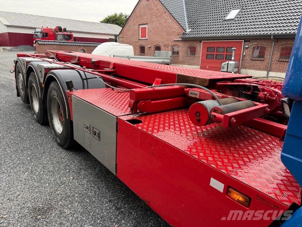 Scania R520 8x4 Vaihtolava-autot