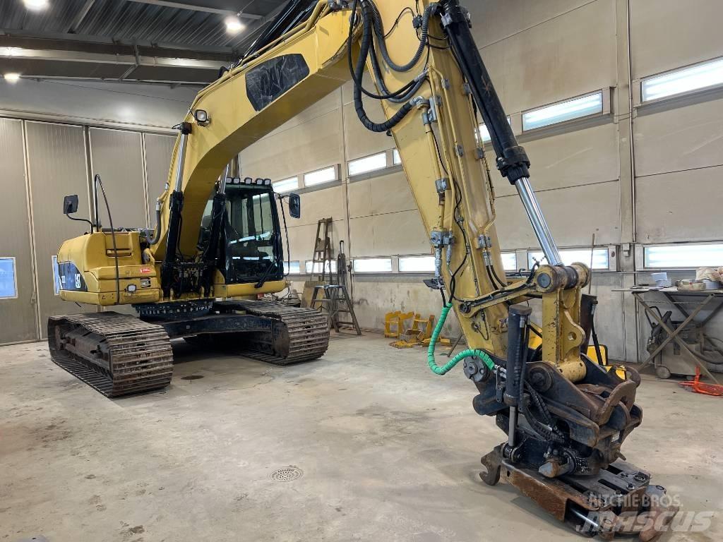 CAT 323 D L Telakaivukoneet