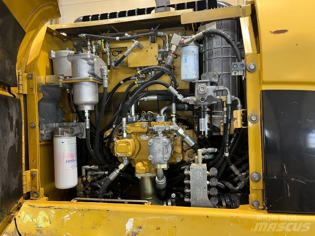 CAT 323 D L Telakaivukoneet
