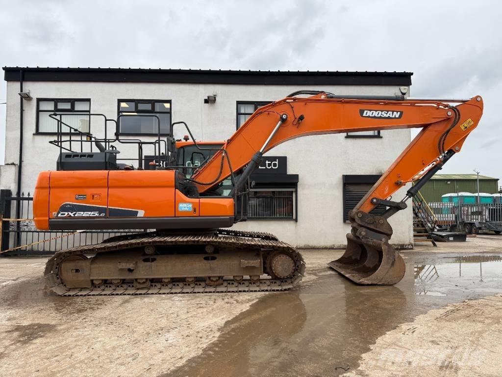 Doosan DX 225 LC-5 Telakaivukoneet
