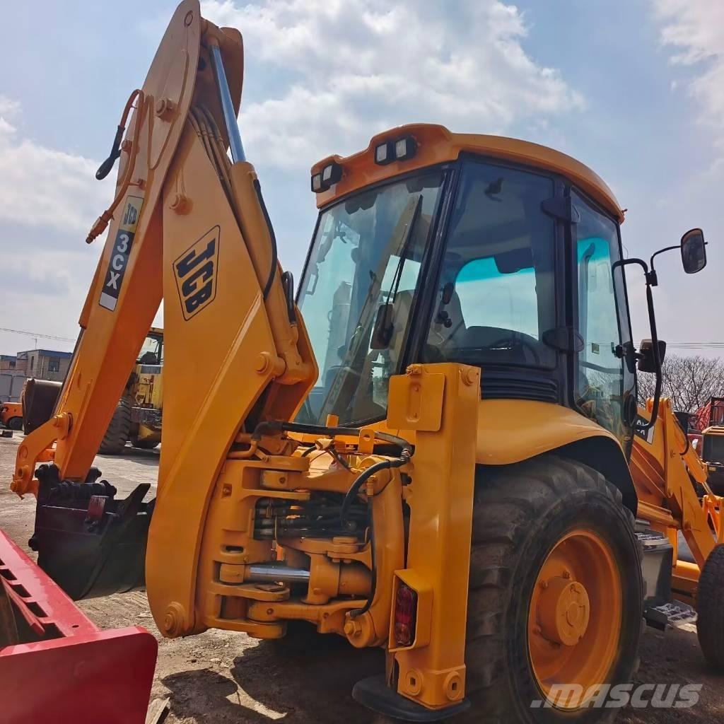 JCB 3 CX Kaivurikuormaajat