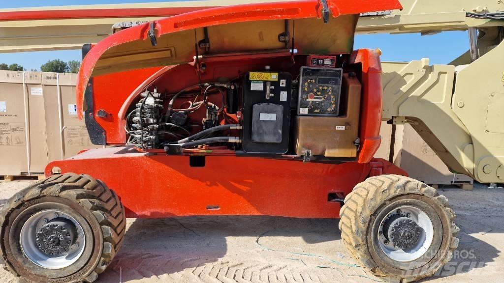 JLG 800AJ Kuukulkijat