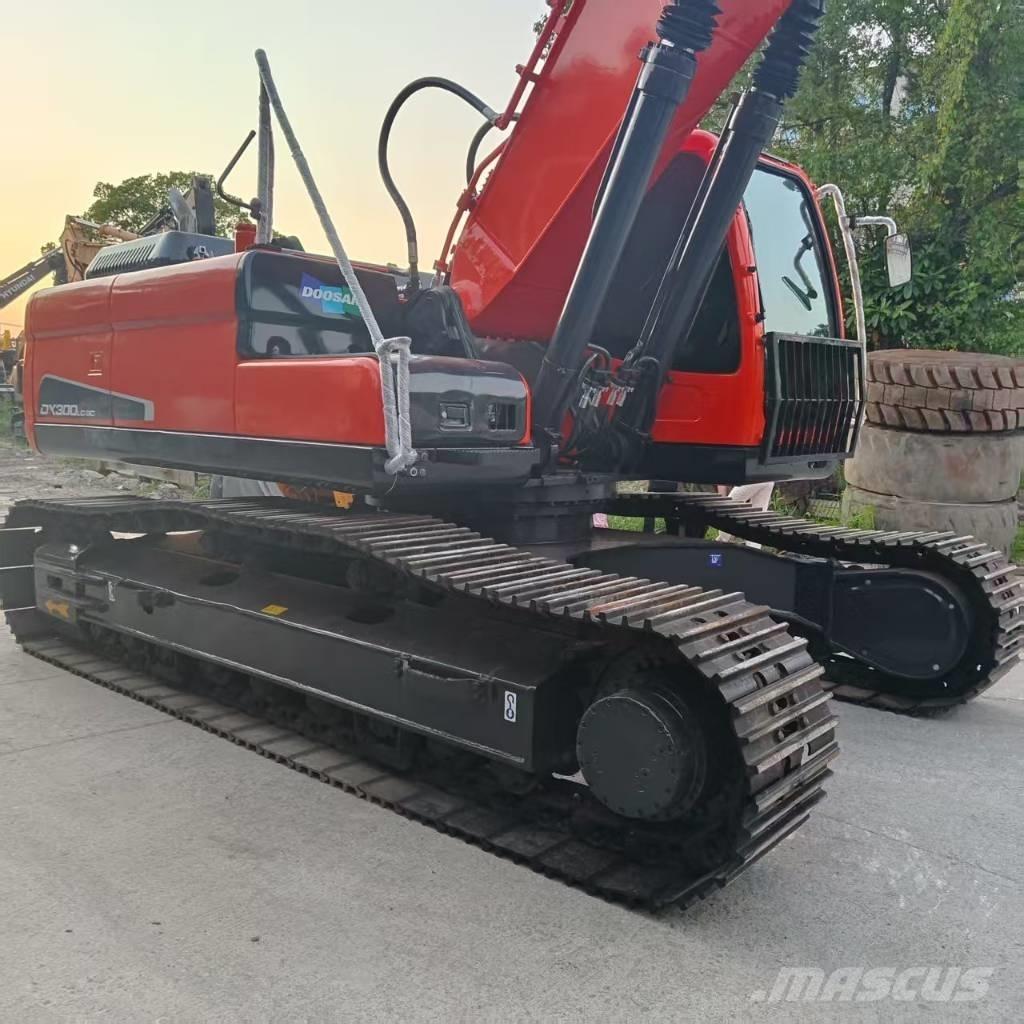 Doosan DX 300 Telakaivukoneet