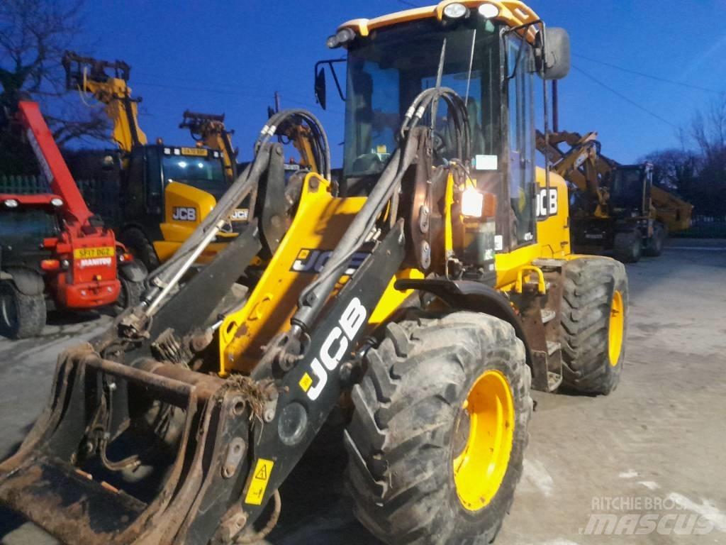 JCB 411 Maatalouskurottajat