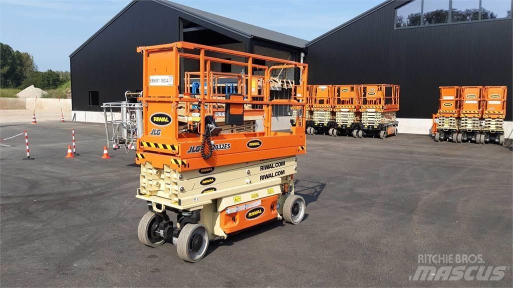 JLG 2032ES Saksilavat