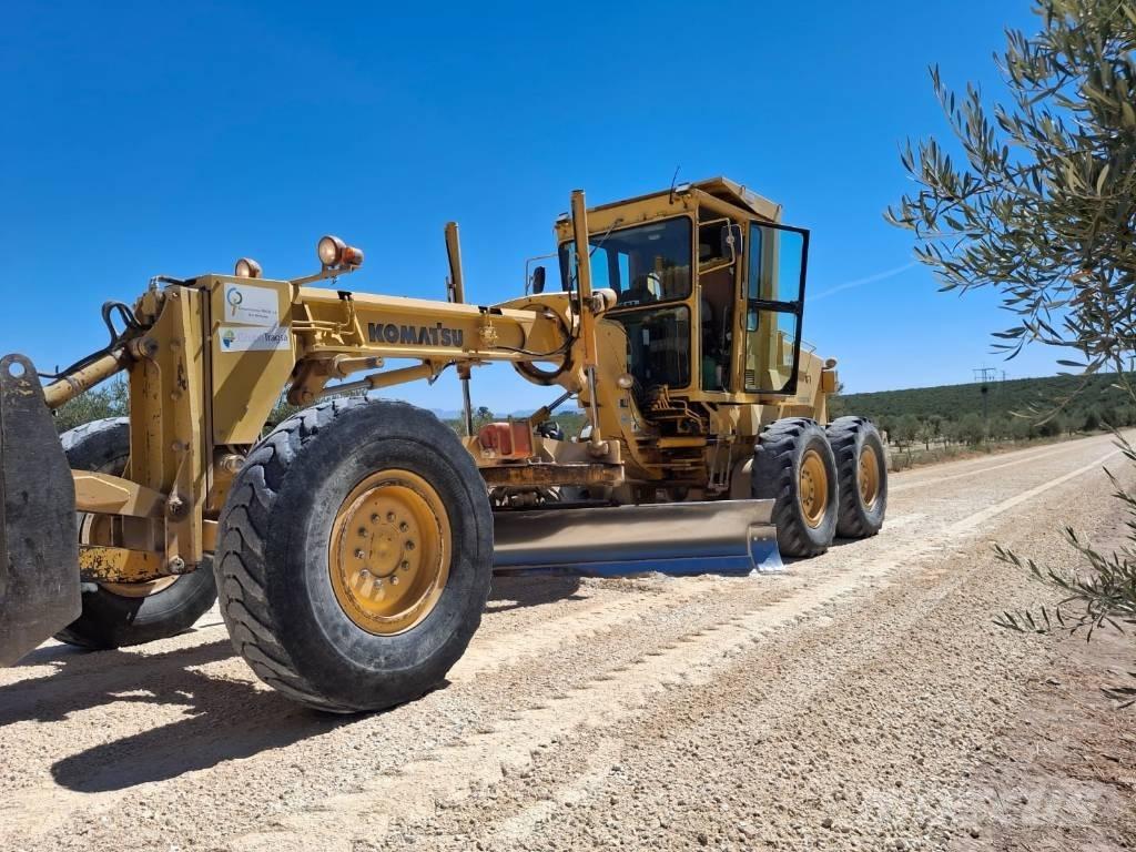 Komatsu GD 521 A-1E Muut koneet