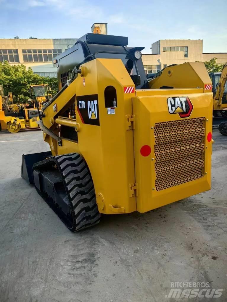CAT 277 D Liukuohjatut kuormaajat