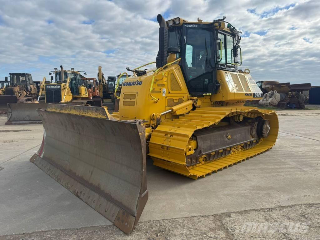 Komatsu D61PX-24 Telaketjupuskutraktorit