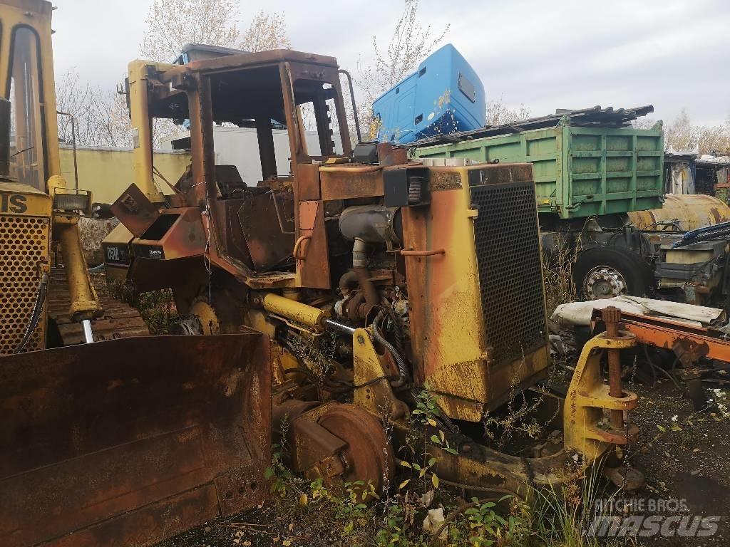 CAT D 5 M XL Telaketjupuskutraktorit