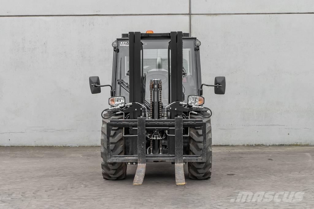 Manitou MC 30-4 Dieseltrukit