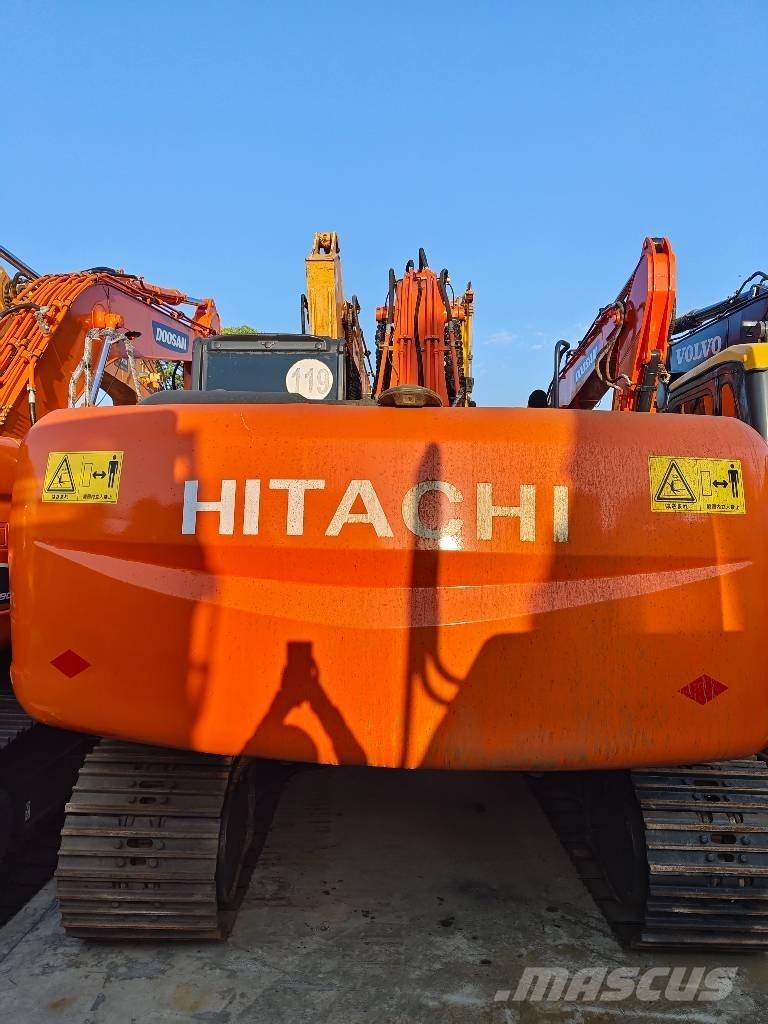 Hitachi ZX 210 Telakaivukoneet