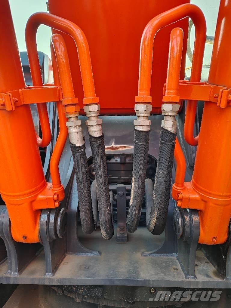 Hitachi ZX 210 Telakaivukoneet